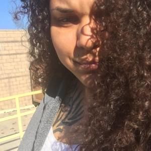 Meet your Posher, Liz